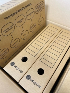 Photo of our medium box for document archiving. It can contain up to 5 small boxes.